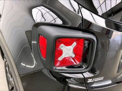 Used 2017 Jeep Renegade Altitude FWD image 26