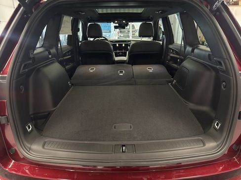 New 2026 Jeep Grand Cherokee Limited w/ Luxury Tech Group II image 35