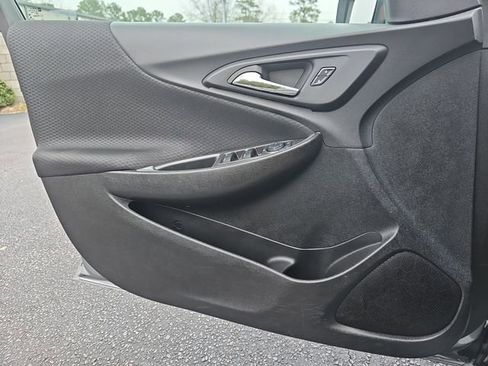 Used 2025 Chevrolet Malibu LT image 31