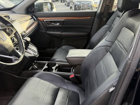 Used 2018 Honda CR-V Touring image 10