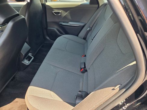 Used 2025 Kia K4 FWD image 16