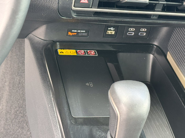 Used 2025 Toyota Camry SE FWD image 19