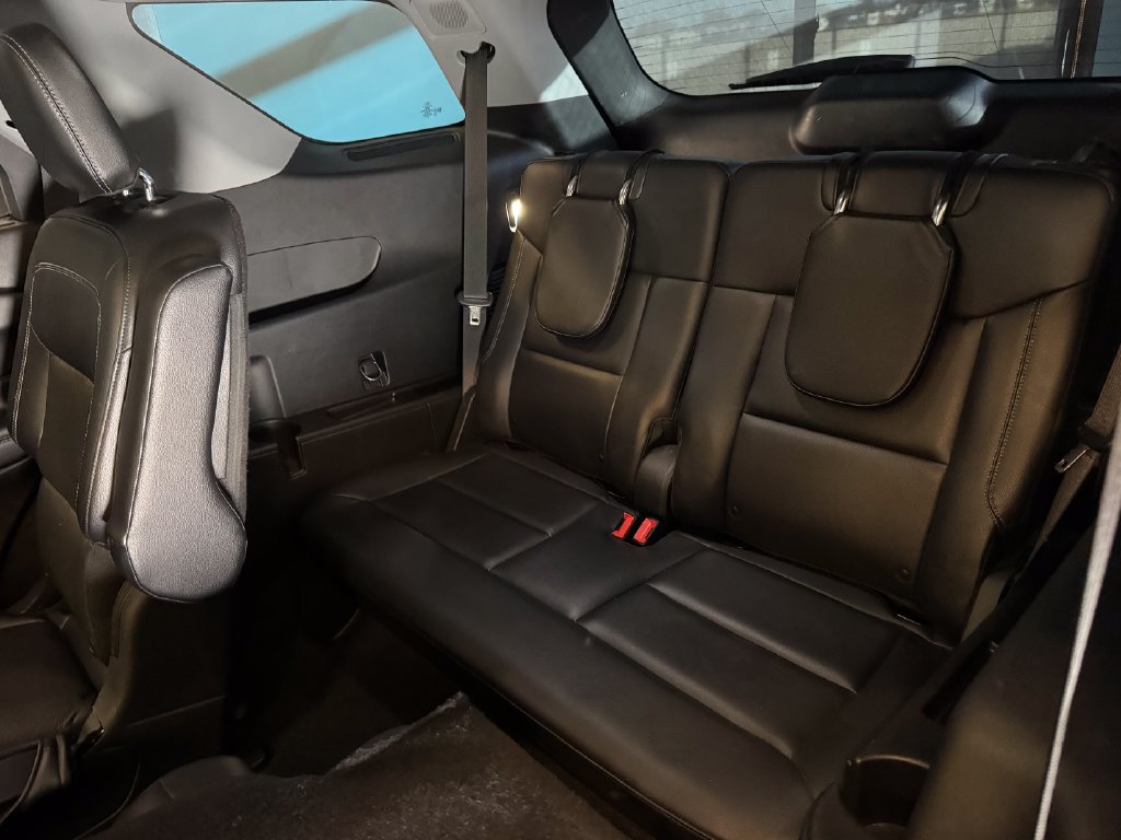 Used 2021 Ford Explorer Limited w/ Equipment Group 301A AWD/4WD image 22