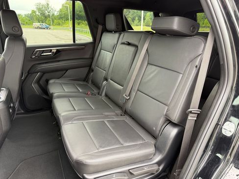Used 2025 Chevrolet Tahoe LT RWD image 19