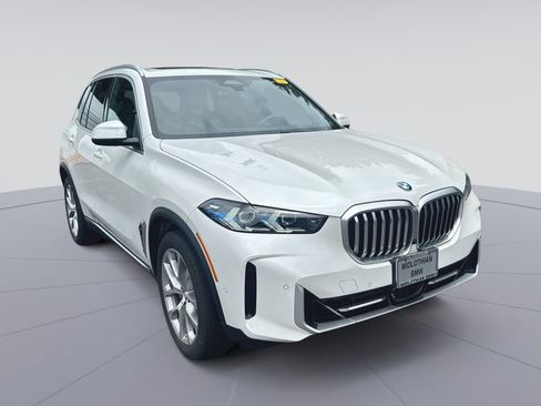 Used 2024 BMW X5 xDrive40i w/ Premium Package AWD/4WD image 1