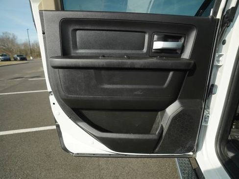 Used 2019 RAM 2500 Tradesman w/ Chrome Appearance Group image 16