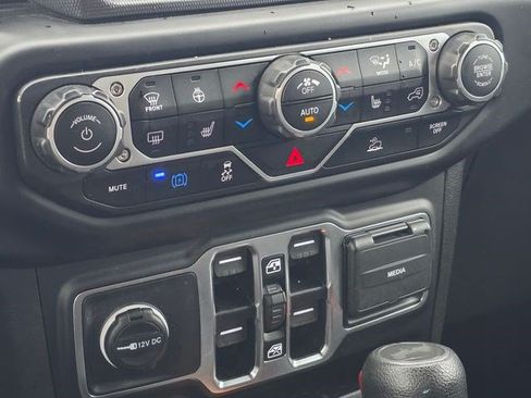 Used 2023 Jeep Wrangler Unlimited w/ Sun & Screen Package AWD/4WD image 36
