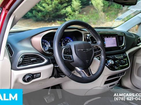 Used 2023 Chrysler Voyager LX FWD image 24