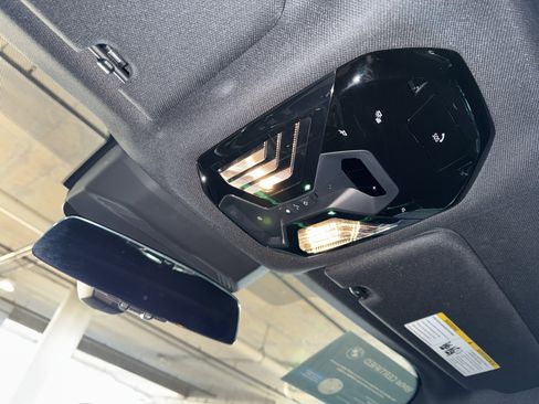 Used 2023 BMW 740i 740i image 32