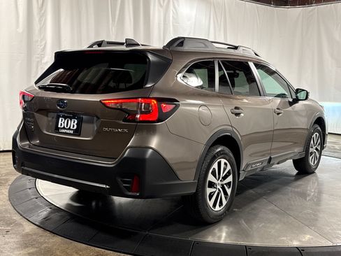 Used 2022 Subaru Outback Premium AWD/4WD image 9