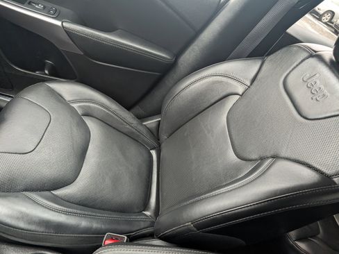 Used 2019 Jeep Cherokee Limited image 26