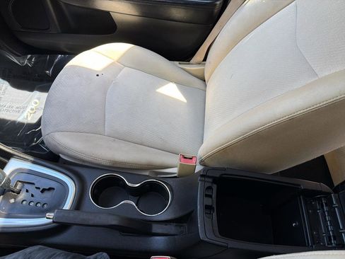 Used 2012 Chrysler 200 Touring image 41