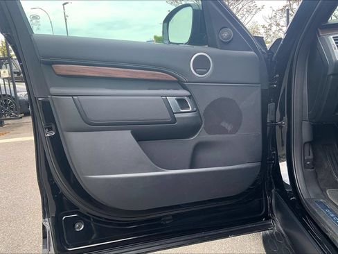 Certified 2025 Land Rover Discovery Dynamic SE AWD/4WD image 21