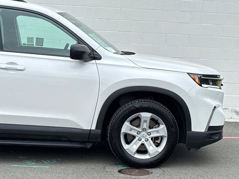 Used 2023 Honda Pilot LX image 21
