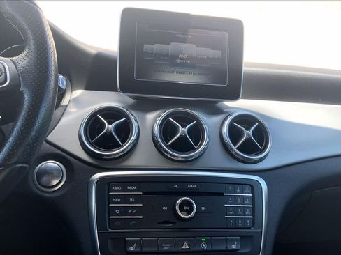Used 2017 Mercedes-Benz GLA 250 image 34