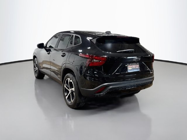 Used 2024 Chevrolet Trax RS FWD image 9