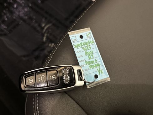 Certified 2025 Audi Q7 2.0T Premium Plus image 32