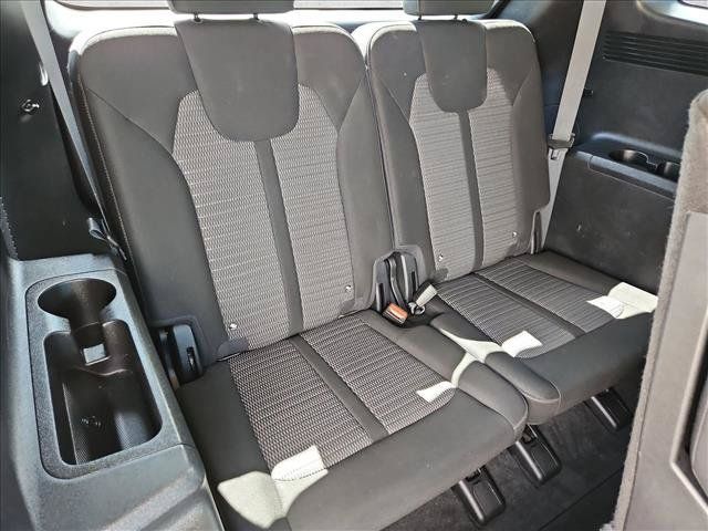 Used 2025 Kia Sorento LX FWD image 19