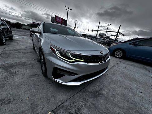 Used 2019 Kia Optima LX FWD image 2