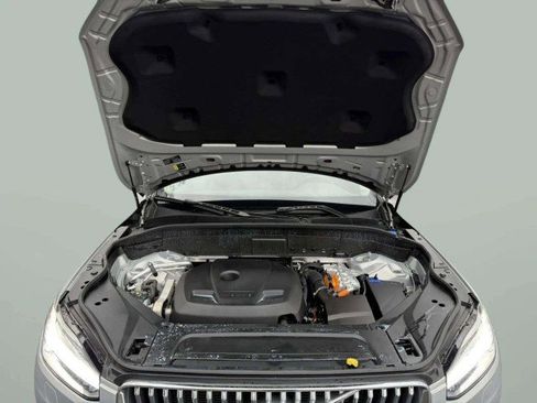 Used 2024 Volvo XC90 T8 Plus w/ Protection Package Premier image 32