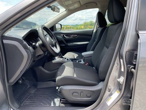 Used 2018 Nissan Rogue SV FWD image 9