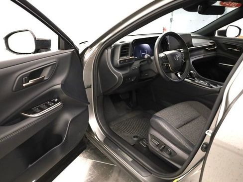 Used 2024 Toyota Crown XLE image 9