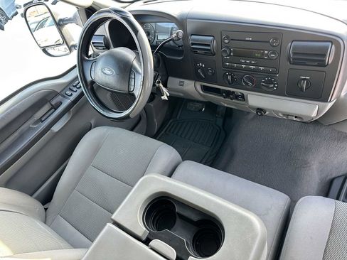 Used 2006 Ford F350 Lariat image 11