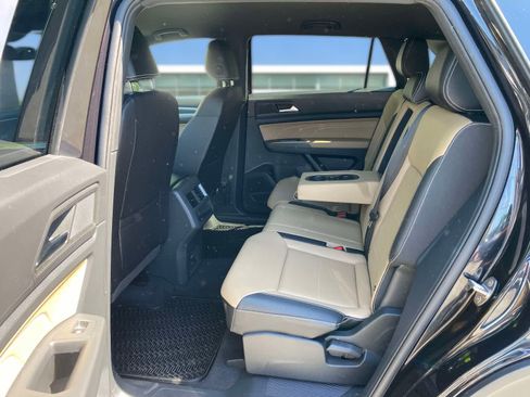 Certified 2023 Volkswagen Atlas Cross Sport SE w/ Black Wheel Package AWD/4WD image 22