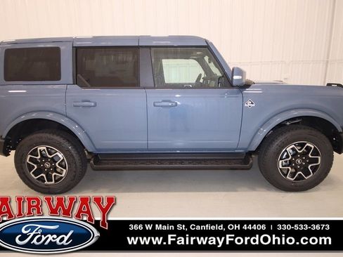 New 2025 Ford Bronco Outer Banks AWD/4WD image 1