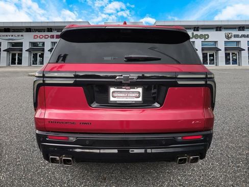 Used 2024 Chevrolet Traverse RS image 7