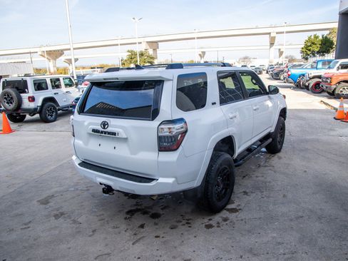Used 2022 Toyota 4Runner SR5 image 7