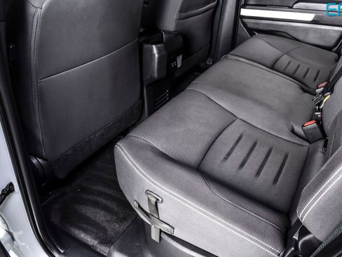 Used 2024 Toyota Tacoma TRD Off-Road AWD/4WD image 19