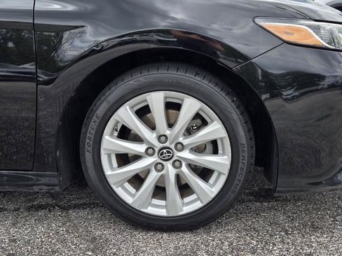 Used 2019 Toyota Camry LE FWD image 4