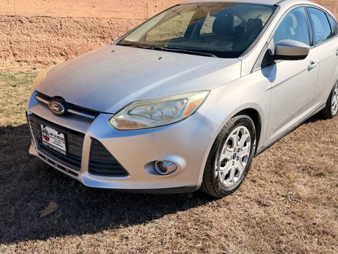 Used 2012 Ford Focus SE image 4