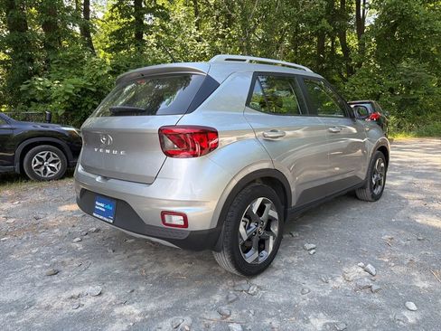 Certified 2023 Hyundai Venue SEL FWD image 3