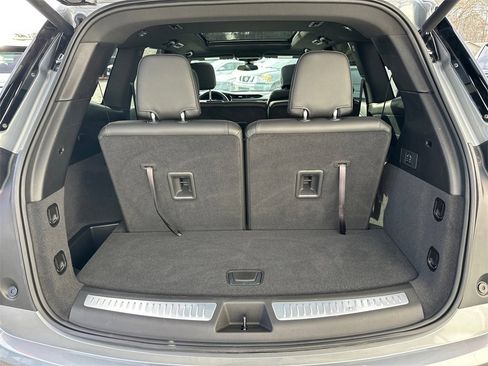 New 2025 Cadillac XT6 Luxury image 18