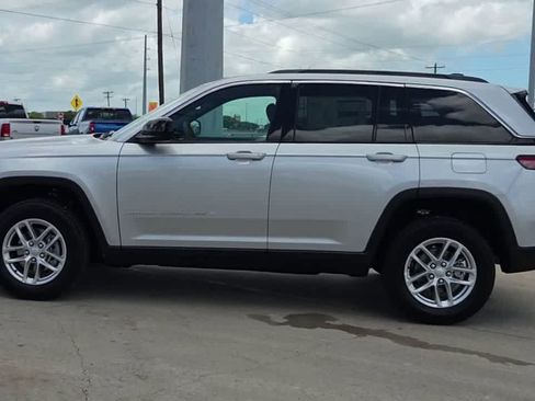 New 2026 Jeep Grand Cherokee Laredo X RWD image 5
