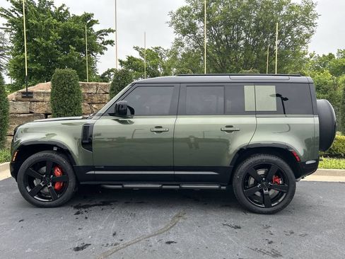 Used 2026 Land Rover Defender 110 X AWD/4WD image 2