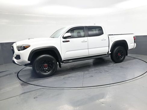 Used 2017 Toyota Tacoma TRD Pro AWD/4WD image 8