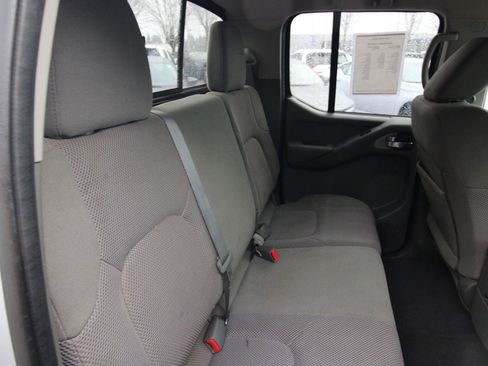 Used 2020 Nissan Frontier SV image 24