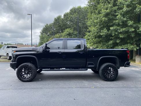 Used 2024 Chevrolet Silverado 3500 LT w/ Midnight Edition AWD/4WD image 6