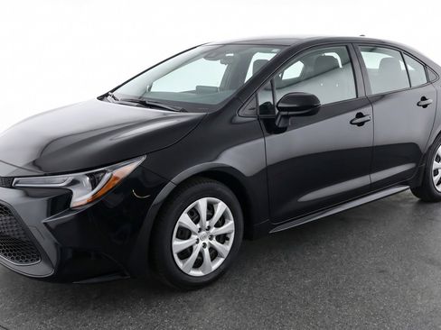 Used 2025 Toyota Corolla LE FWD image 3