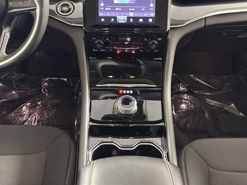 Used 2023 Jeep Grand Cherokee Laredo w/ Luxury Tech Group I image 21