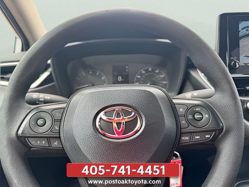 Used 2025 Toyota Corolla LE FWD image 22