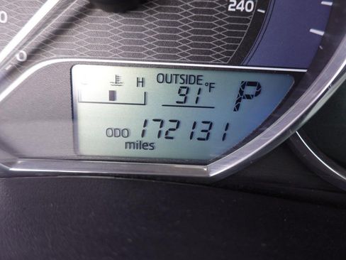 Used 2014 Toyota Corolla LE FWD image 12