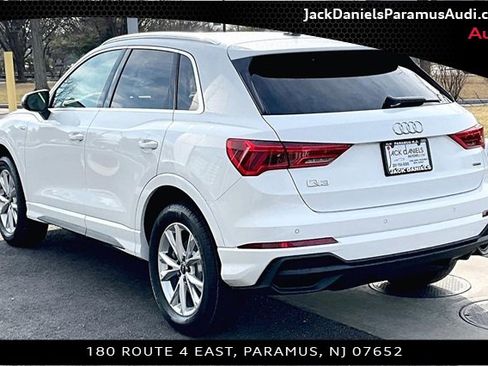 Used 2023 Audi Q3 2.0T Premium w/ Convenience Package image 10