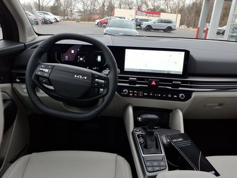 New 2026 Kia Sportage SX image 13