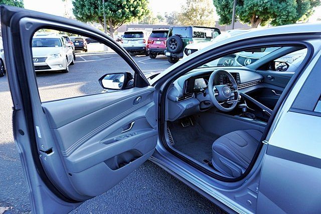 Certified 2026 Hyundai Elantra Sport FWD image 48