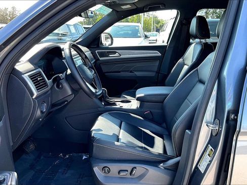 Certified 2023 Volkswagen Atlas Cross Sport SE image 21