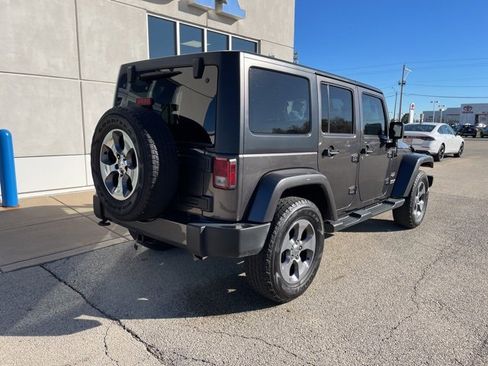 Used 2016 Jeep Wrangler Unlimited Sahara w/ Connectivity Group image 5